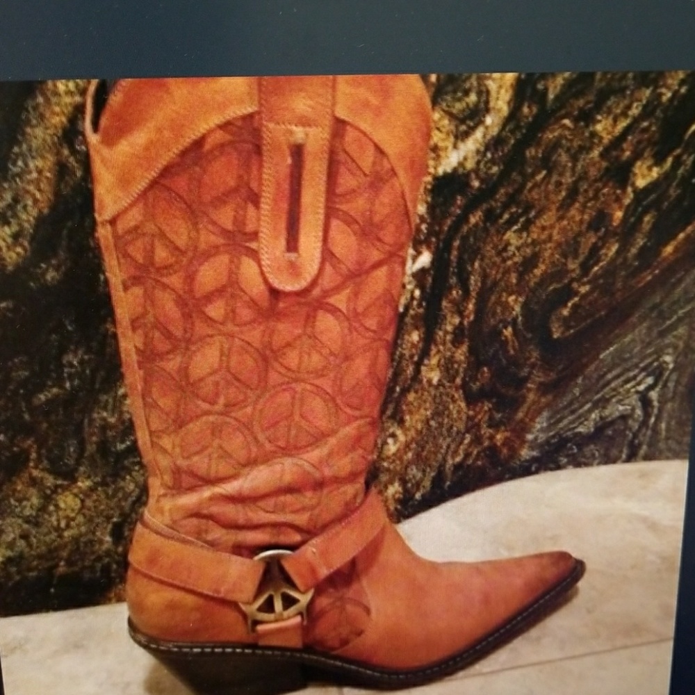 Donald Pliner Western Peace Boot - Want to BUY